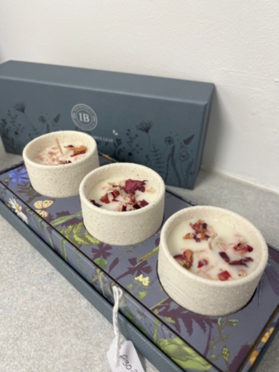 Rose Hip and Bramble Leaf candle set