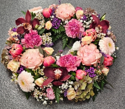 Traditional Round Wreath