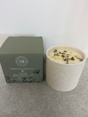 Dandelion and Dock leaf candle