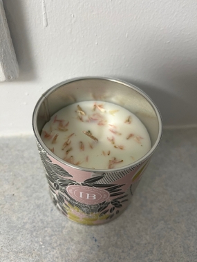 Wild Orchid and comfrey tin candle